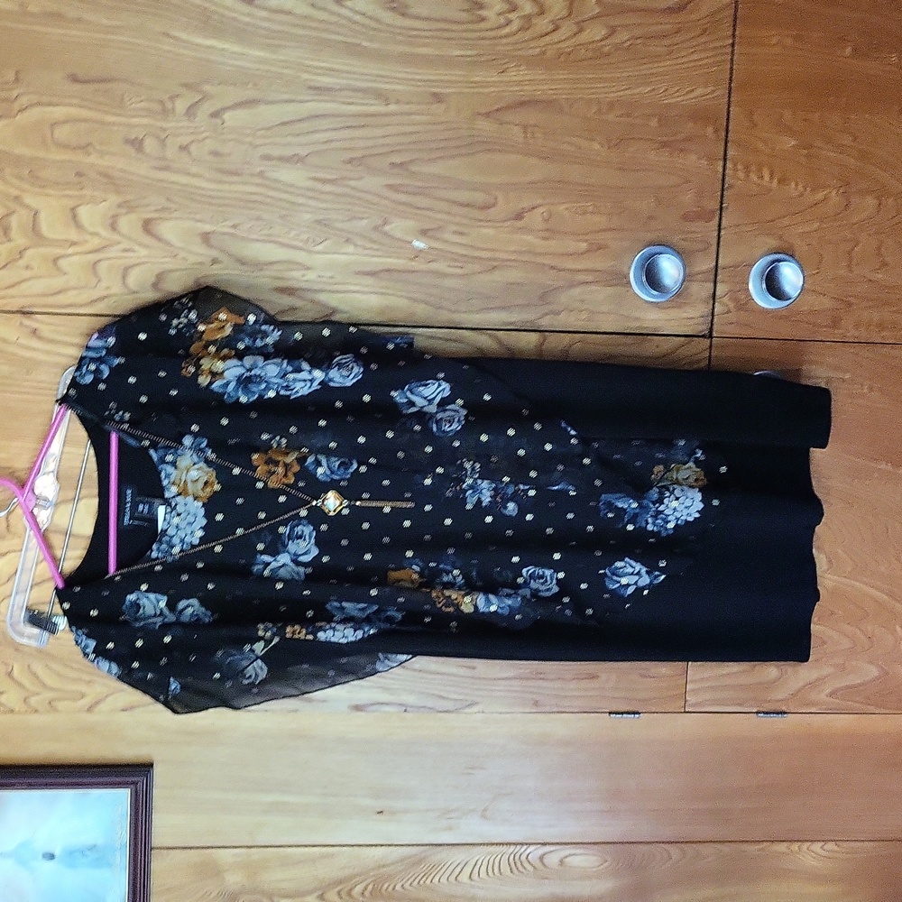 NWT  STELLA & JULIE black dress with a sheer floral scarf overlay